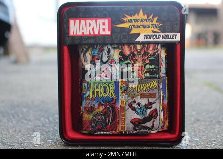 Gennaio 29 2023 - Marvel edizione limitata collezionabile portafoglio triplo a Vancouver, British Columbia Canada Foto Stock