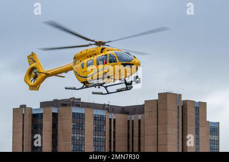 Inverness Air Ambulance, Raigmore Hospital, Inverness, Scozia, Regno Unito Foto Stock