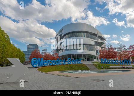 Mercedes-Benz Werk Untertürkheim, Benzviertel, Stoccarda, Germania meridionale, Europa centrale Foto Stock