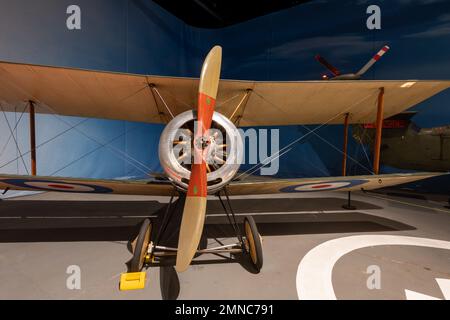 Yeovilton.Somerset.United Kingdom.October 23rd 2022.A il biplano Sopwith Pup della prima guerra mondiale è in mostra al Fleet Air Arm Museum di Somers Foto Stock