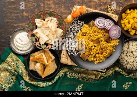 pasto indiano con sari di riso. Bella foto Foto Stock