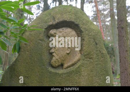 Heinrich Zille grave, Suedwestkirchhof, Bahnhofstrasse, Stahnsdorf, Brandeburgo, Germania Foto Stock