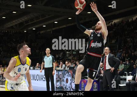 Bologna, Italia. 29th Jan, 2023. Niccolo Mannion (Segafredo Virtus Bologna) durante la partita del campionato italiano di basket LBA Segafredo Virtus Bologna vs. Tezenis Scaligera Verona - Bologna, 29 gennaio 2023 a Segafredo Arena - Foto: Michele Nucci Credit: Independent Photo Agency/Alamy Live News Foto Stock