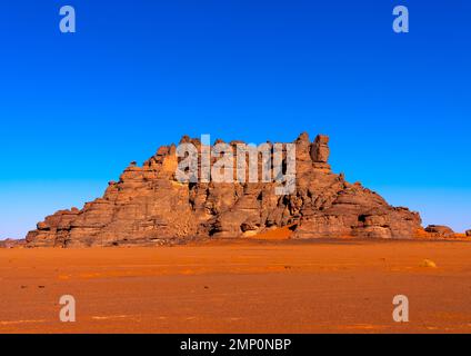 Formazione di rocce nel deserto del Sahara, Parco Nazionale di Tassili N'Ajjer, Tadrart Rouge, Algeria Foto Stock