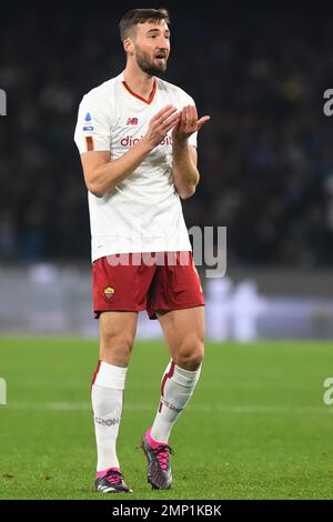 Napoli, Italia. 29th Jan, 2023. Bryan Cristante di AS Roma gesticulates durante la Serie Un match tra SSC Napoli e AS Roma allo stadio Diego Armando Maradona Credit: Independent Photo Agency/Alamy Live News Foto Stock