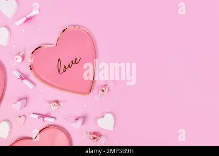 Caramelle a forma di cuore come sfondo. San Valentino Foto stock - Alamy