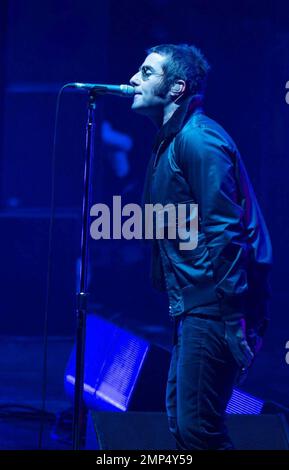 Oasis si esibisce dal vivo presso il Madison Square Garden di New York, New York, 12/17/08. Foto Stock