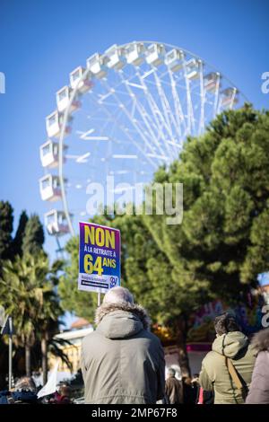 Nizza, Francia. 31st Jan, 2023. Una manifestazione contro il piano di riforma pensionistica del governo francese a Nizza, nell'ambito di una giornata di sciopero nazionale e di proteste in Francia, il 31 gennaio 2023. Photo by Shootpix/ABACAPRESS.COM Credit: Abaca Press/Alamy Live News Foto Stock