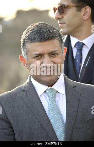 Vikram Kumar Doraiswami - Alto Commissario dell'India al Regno Unito - ad un evento presso la statua del Mahatma Gandhi in Piazza del Parlamento per commemorare il Mart Foto Stock