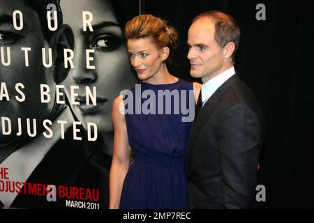 Michael Kelly alla prima di 'The Adjustment Bureau' tenutasi al Teatro Ziegfeld di New York, 2/14/11. Foto Stock