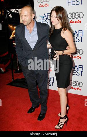 Jason Statham e la sua ragazza Alex Zosman arrivano alla proiezione AFI FEST 2008 della verità nel 24 a Hollywood, CA. 11/06/2008. Foto Stock