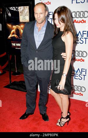 Jason Statham e la sua ragazza Alex Zosman arrivano alla proiezione AFI FEST 2008 della verità nel 24 a Hollywood, CA. 11/06/2008. Foto Stock