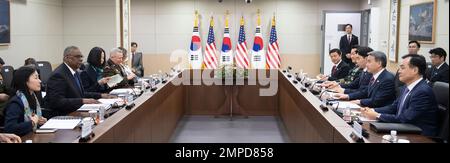 Seul, Corea del Sud. 31st Jan, 2023. 31 gennaio 2023-Seoul, Corea del Sud-Stati Uniti Segretario della Difesa Lloyd Austin con il Ministro della Difesa sudcoreano Lee Jong-sup durante un incontro ministeriale presso il Ministero della Difesa a Seoul, Corea del Sud, martedì 31 gennaio 2023. (Credit Image: © South Korea Defense Ministry via ZUMA Press Wire) SOLO PER USO EDITORIALE! Non per USO commerciale! Credit: ZUMA Press, Inc./Alamy Live News Foto Stock