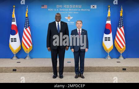 Seul, Corea del Sud. 31st Jan, 2023. 31 gennaio 2023-Seoul, Corea del Sud-Stati Uniti Segretario della Difesa Lloyd Austin con il Ministro della Difesa sudcoreano Lee Jong-sup durante un incontro ministeriale presso il Ministero della Difesa a Seoul, Corea del Sud, martedì 31 gennaio 2023. (Credit Image: © South Korea Defense Ministry via ZUMA Press Wire) SOLO PER USO EDITORIALE! Non per USO commerciale! Credit: ZUMA Press, Inc./Alamy Live News Foto Stock