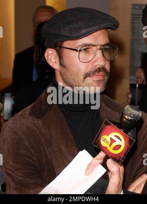 L'attore Billy Zane è quasi irriconoscibile con i suoi baffi e cappello mentre arriva alla prima mondiale di "come buono come morto" al 10th° Festival annuale del Cinema di Beverly Hills al Clarity Theater. Los Angeles, California. 04/14/10. . Foto Stock