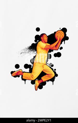 Foto collage creativo immagine minimalistica immagine del ragazzo sportivo nero giocare basket isolato su sfondo dipinto Foto Stock