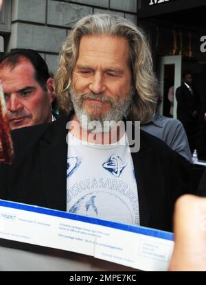 Jeff Bridges alla pubblicazione Blu-ray di "The Big Lebowski" alla sala da ballo Hammerstein di New York, New York, 16th agosto 2011. Foto Stock