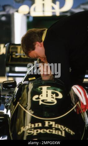 Ayrton Senna ha inhis JPS Lotus Renault F 1 al GP del Belgio 1985 a Spa Foto Stock