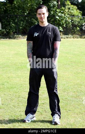 Matt Willis alla presentazione della squadra di Richard Branson per il Virgin Active London Triathlon. Londra, Regno Unito. 6/7/11. Foto Stock