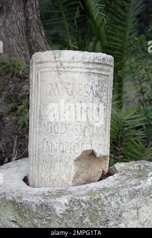 Reliquia di pietra alle Terme di Cartagine in Tunisia Foto Stock