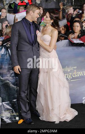 Kellan Lutz e Ashley Greene alla prima mondiale di 'The Twilight Saga: Breaking Dawn - Part 2' al Nokia Theatre di LA Live. Los Angeles, California. 11th novembre 2012. Foto Stock