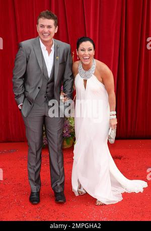 Shane Ritchie e Jessie Wallace al British SOAP Awards 2011 al ITV1 di Granada. Londra, Regno Unito. 05/14/11. Foto Stock