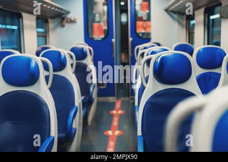 Vista interna di Double-decker treno. Foto Stock