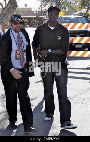 Chad Johnson arriva per essere intervistato su ESPN. Scottsdale, Arizona. 1/30/08. Foto Stock