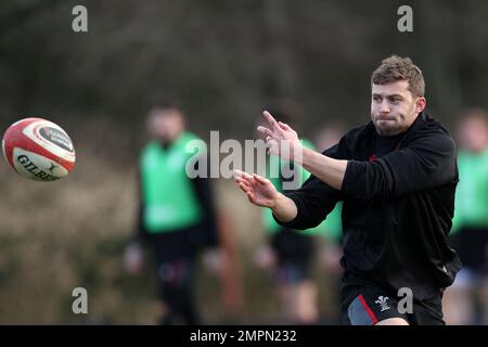 Cardiff, Regno Unito. 31st Jan, 2023. Leigh Halfpenny del Galles durante la sessione di rugby del Galles, vale of Glamorgan martedì 31st gennaio 2023. La squadra si sta preparando per la partita di campionato Guinness Six Nations contro l'Irlanda questa settimana. pic di Andrew Orchard/Andrew Orchard SPORTS photography/Alamy Live News Credit: Andrew Orchard SPORTS photography/Alamy Live News Foto Stock