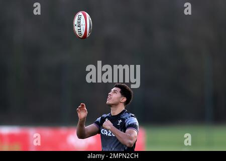 Cardiff, Regno Unito. 31st Jan, 2023. Rio Dyer del Galles durante la sessione di rugby del Galles, vale of Glamorgan martedì 31st gennaio 2023. La squadra si sta preparando per la partita di campionato Guinness Six Nations contro l'Irlanda questa settimana. pic di Andrew Orchard/Andrew Orchard SPORTS photography/Alamy Live News Credit: Andrew Orchard SPORTS photography/Alamy Live News Foto Stock