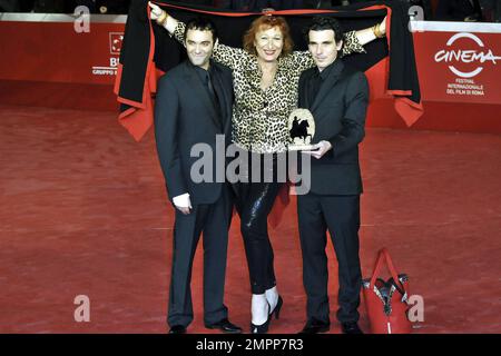 Virgile Bramy, Zazie de Paris e Olias Barco con il premio Best Film per 'Kill Me Please' alla cerimonia di premiazione finale per il Festival Internazionale del Cinema di Roma. Roma, Italia. 11/5/10. Foto Stock