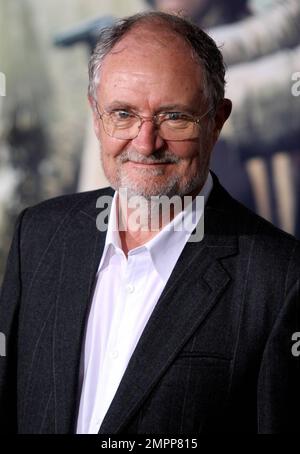 Jim Broadbent alla prima "Cloud Atlas" al Grauman's Chinese Theatre di Hollywood, California. 24th ottobre 2012. Foto Stock