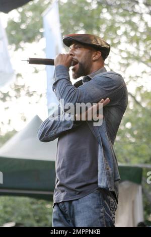 Rapper Common si esibisce come atto di supporto per Joss Stone al Central Park's Summer Stage, New York, 6/8/07. Foto Stock