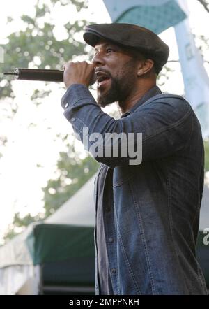 Rapper Common si esibisce come atto di supporto per Joss Stone al Central Park's Summer Stage, New York, 6/8/07. Foto Stock