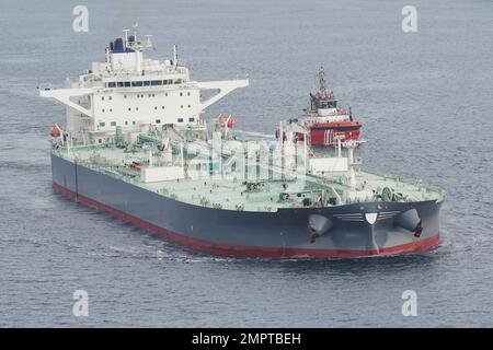 Una nave cisterna che trasporta liquidi tra i porti Foto Stock