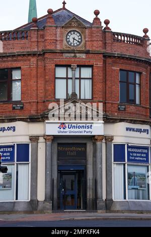 Sede centrale e uffici del Partito Unionista Ulster a est di Belfast. Ulster edificio del partito politico unionista dell'Irlanda del Nord. Foto Stock