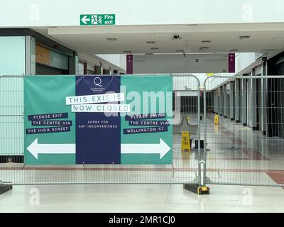 Slough, Berkshire, Regno Unito. 31st gennaio 2023. Metà del Queensmere Shopping Centre è stato chiuso. L'intera area deve essere sottoposta a rigenerazione. Credit: Maureen McLean/Alamy Live News Foto Stock