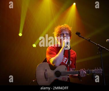 Ed Sheeran si esibisce sul palco durante il Big Gig britannico Girl Guiding tenutosi alla Wembley Arena. Londra, Regno Unito. 1st ottobre 2011. Foto Stock