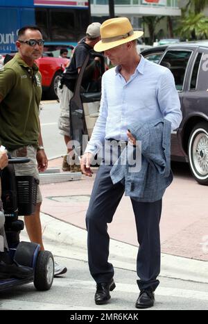 Ed Harris e Tony Plana hanno girato le scene del loro nuovo film "Pain and Gain". Il film ha anche come protagonisti Dwayne 'The Rock' Johnson e Mark Wahlberg. Miami Beach, Florida. 17th maggio 2012. Foto Stock