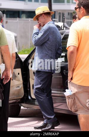 Ed Harris e Tony Plana hanno girato le scene del loro nuovo film "Pain and Gain". Il film ha anche come protagonisti Dwayne 'The Rock' Johnson e Mark Wahlberg. Miami Beach, Florida. 17th maggio 2012. Foto Stock