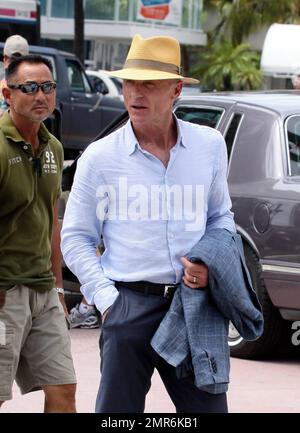 Ed Harris e Tony Plana hanno girato le scene del loro nuovo film "Pain and Gain". Il film ha anche come protagonisti Dwayne 'The Rock' Johnson e Mark Wahlberg. Miami Beach, Florida. 17th maggio 2012. Foto Stock