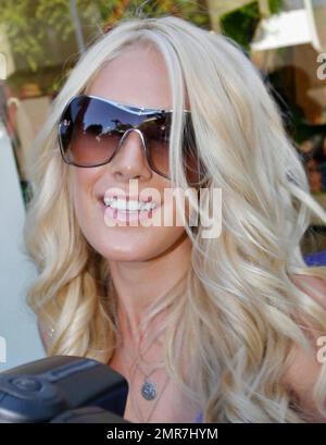 Heidi Montag e sua madre lasciarono il ragazzo Spencer Pratt a casa per invadere Robertson Blvd. In una stravaganza di shopping a West Hollywood, CA. 8/11/08. Foto Stock