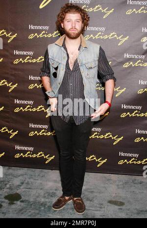 Daniel Merriweather arriva a Hennessy artistry 2010 presso gli Ice Palace Studios. La serata ha visto le performance di The Roots, Q-Tip e rapper Eve. Miami, Florida. 09/25/10. Foto Stock