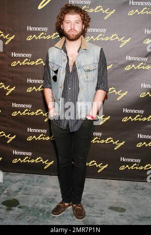 Daniel Merriweather arriva a Hennessy artistry 2010 presso gli Ice Palace Studios. La serata ha visto le performance di The Roots, Q-Tip e rapper Eve. Miami, Florida. 09/25/10. Foto Stock