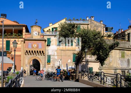 Porta testa, Finalborgo, finale Ligure, Riviera, Liguria, Italia, Europa Foto Stock