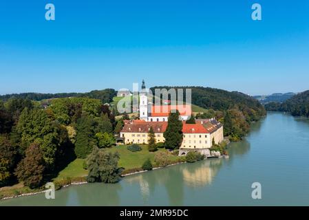 Drone shot, Monastero di Vornbach, Neuhaus am Inn, Bäderdreieck, bassa Baviera, Baviera, Germania, Europa Foto Stock