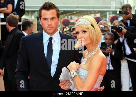 Paris Hilton e Doug Reinhardt partecipano alla prima edizione di 'Inglorious Basterds' al Festival del Cinema di Cannes a Cannes, Francia. 5/20/09. Foto Stock