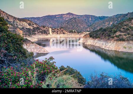 Morris Reservoir a San Gabriel Valley, Los Angeles County, California, Stati Uniti. Foto Stock