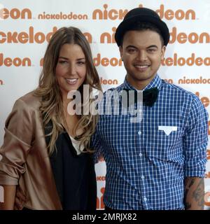 La pop star australiana Guy Sebastian e sua moglie Jules Egan al Nickelodeon Australia Kids Choice Awards. Sydney, Australia. 10/8/10. Foto Stock