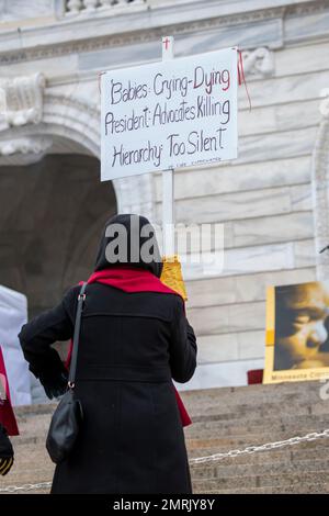 St Paul, Minnesota. Raduno annuale pro life abortire. La marcia MCCL per la vita del 2023 coglie l'occasione per dire ai funzionari eletti che i bambini non nati Foto Stock